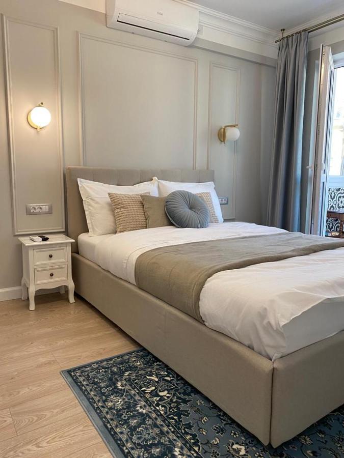 Central Spacious Apartment With Balcony - Alba Carolina Alba Iulia Eksteriør bilde
