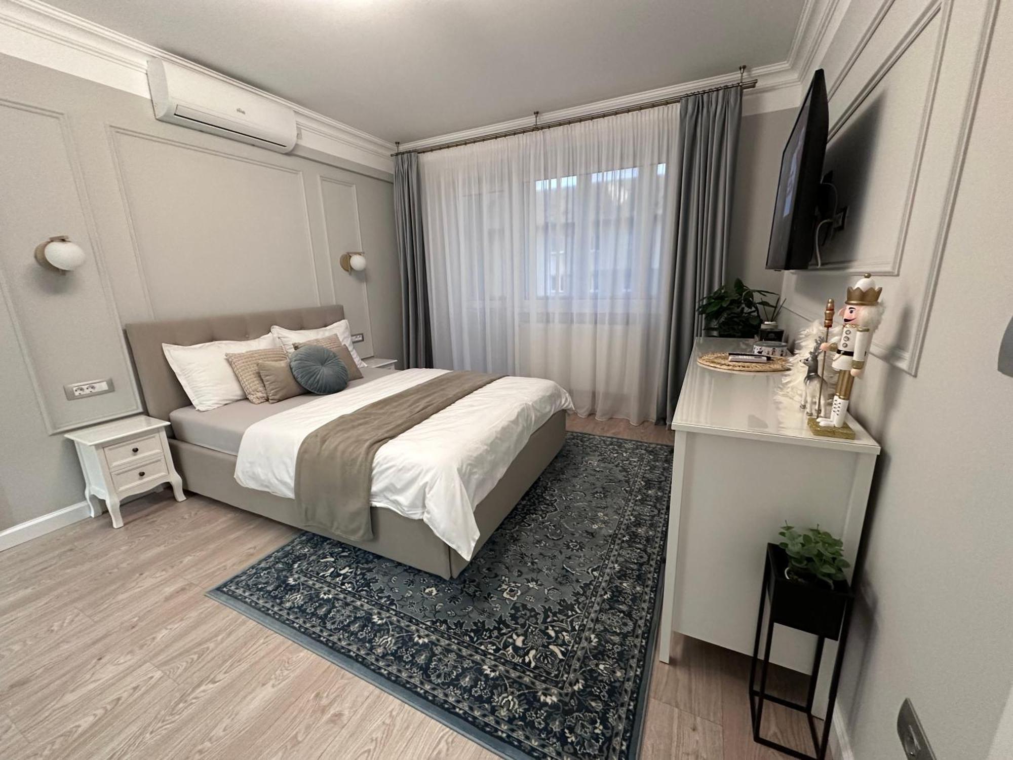 Central Spacious Apartment With Balcony - Alba Carolina Alba Iulia Eksteriør bilde